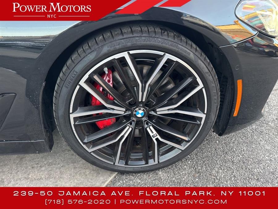 2022 BMW 5-Series M550i xDrive photo