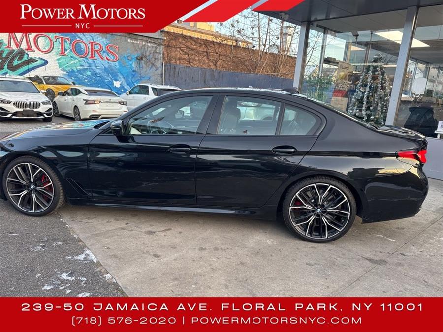 2022 BMW 5-Series M550i xDrive photo