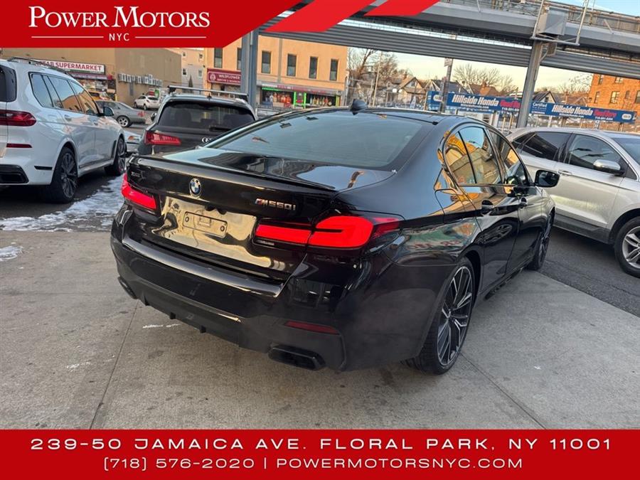 2022 BMW 5-Series M550i xDrive photo