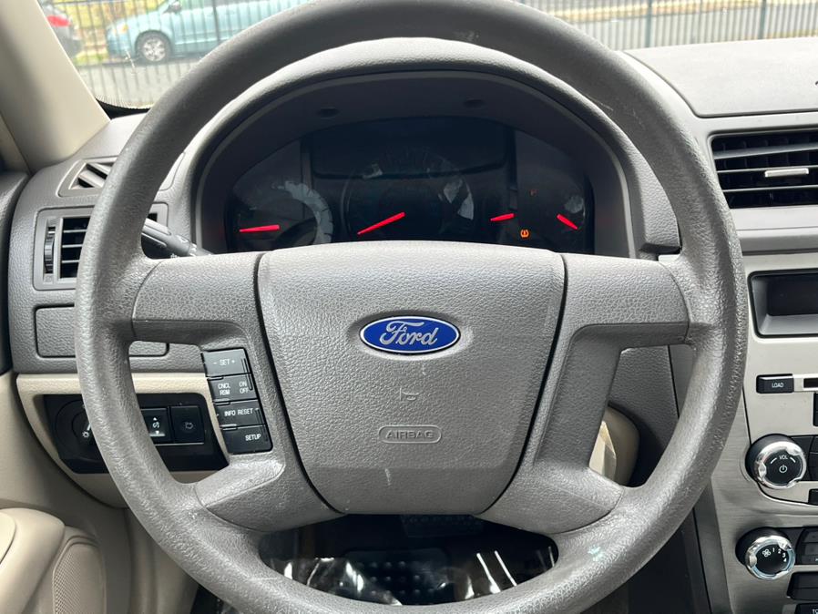 2012 Ford Fusion S photo