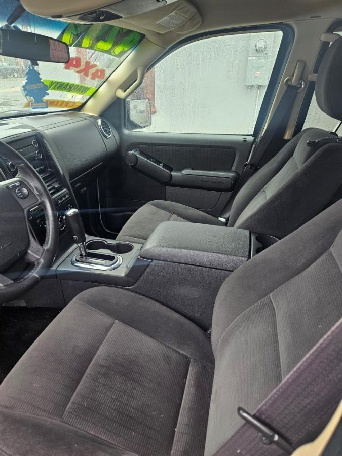 2010 Ford Explorer XLT photo