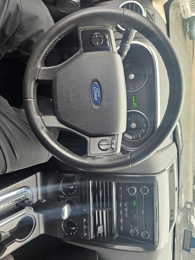2010 Ford Explorer XLT photo