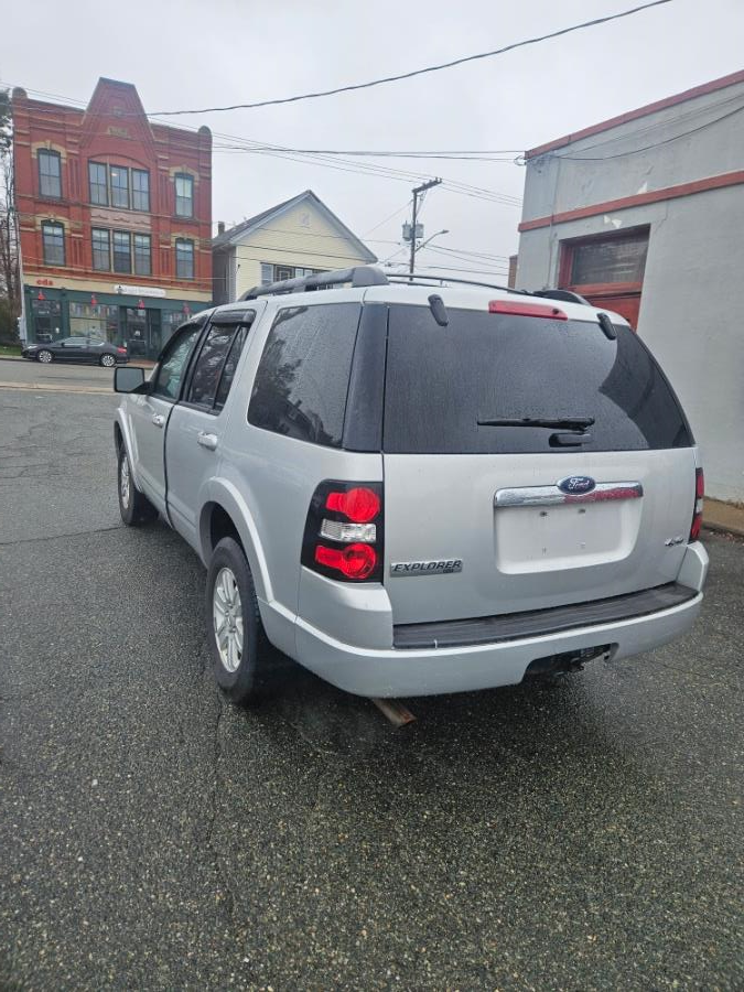 2010 Ford Explorer XLT photo