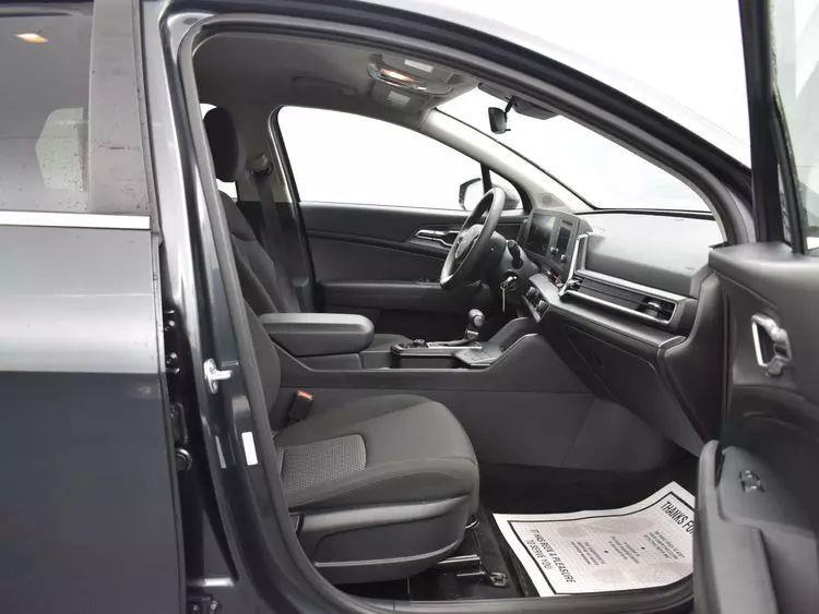 2024 Kia Sportage LX Sport Utility 4D photo