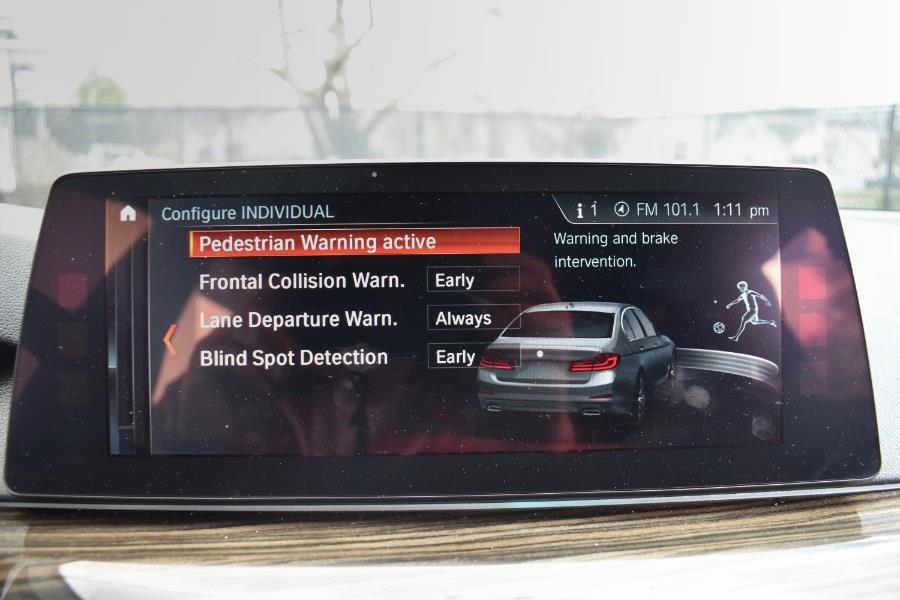 2018 BMW 5-Series 530e iPerformance Plug-In Hybr photo