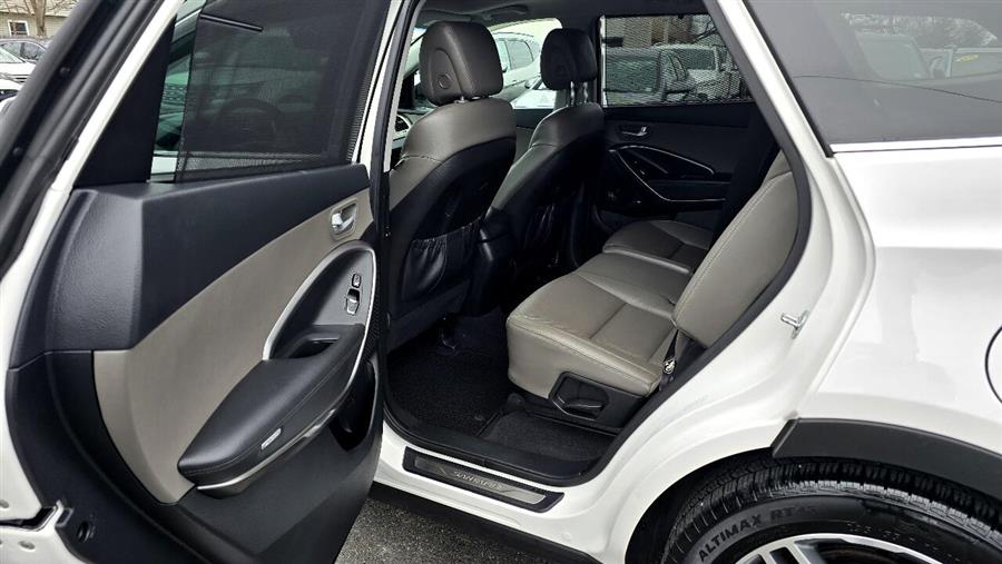 2017 Hyundai Santa Fe SE Ultimate 3.3L Auto AWD photo