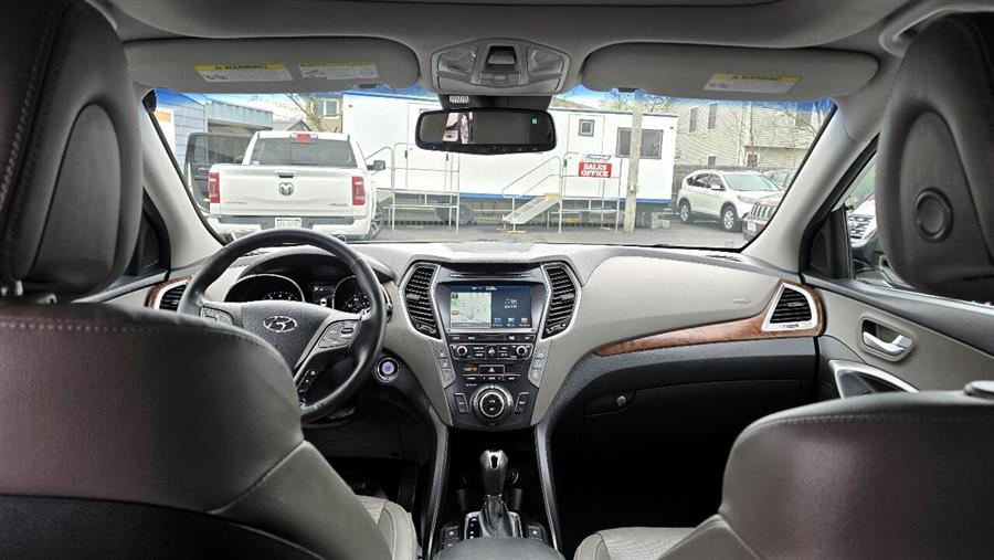2017 Hyundai Santa Fe SE Ultimate 3.3L Auto AWD photo