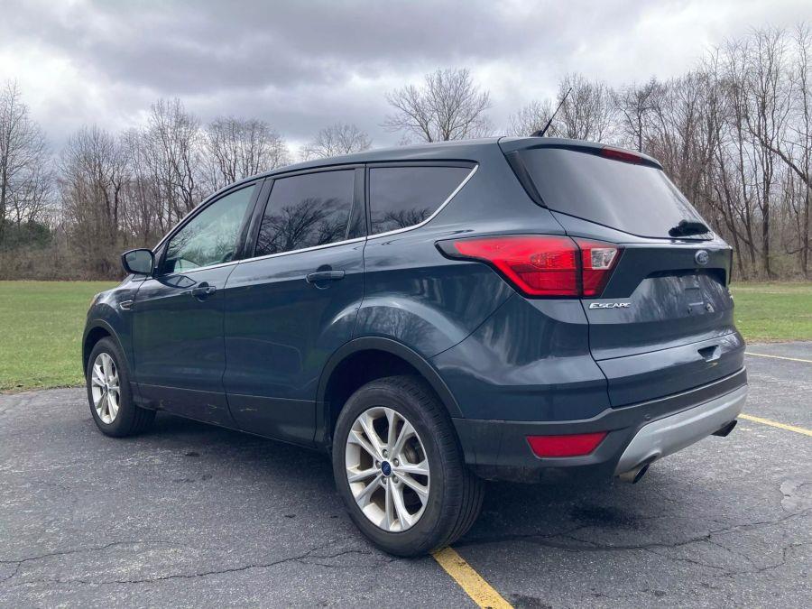 2019 Ford Escape SE Sport Utility 4D photo