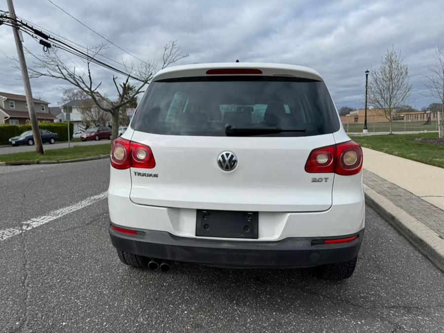 2009 Volkswagen Tiguan SE photo