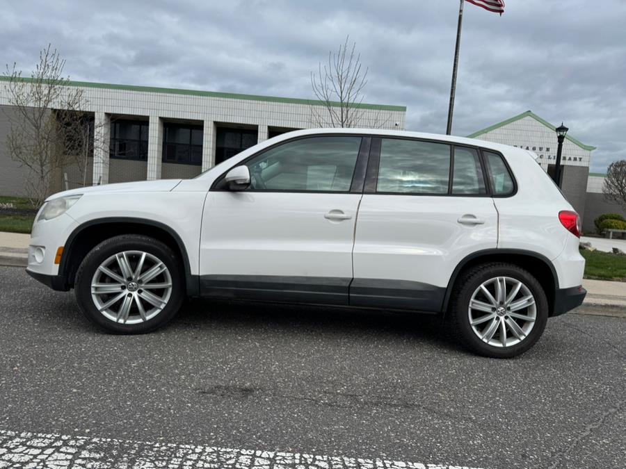 2009 Volkswagen Tiguan SE photo