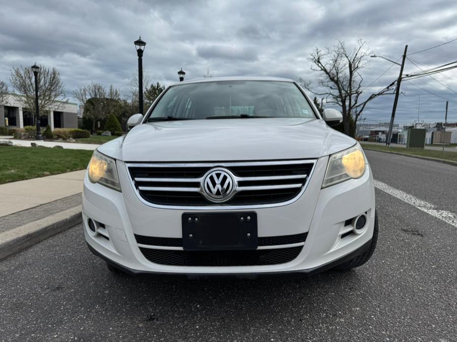 2009 Volkswagen Tiguan SE photo