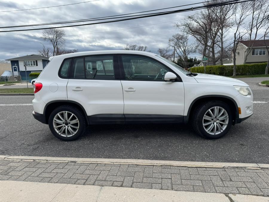 2009 Volkswagen Tiguan SE photo
