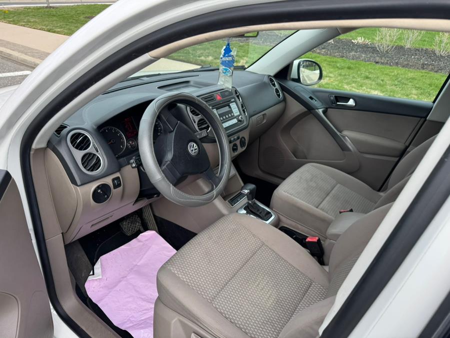 2009 Volkswagen Tiguan SE photo