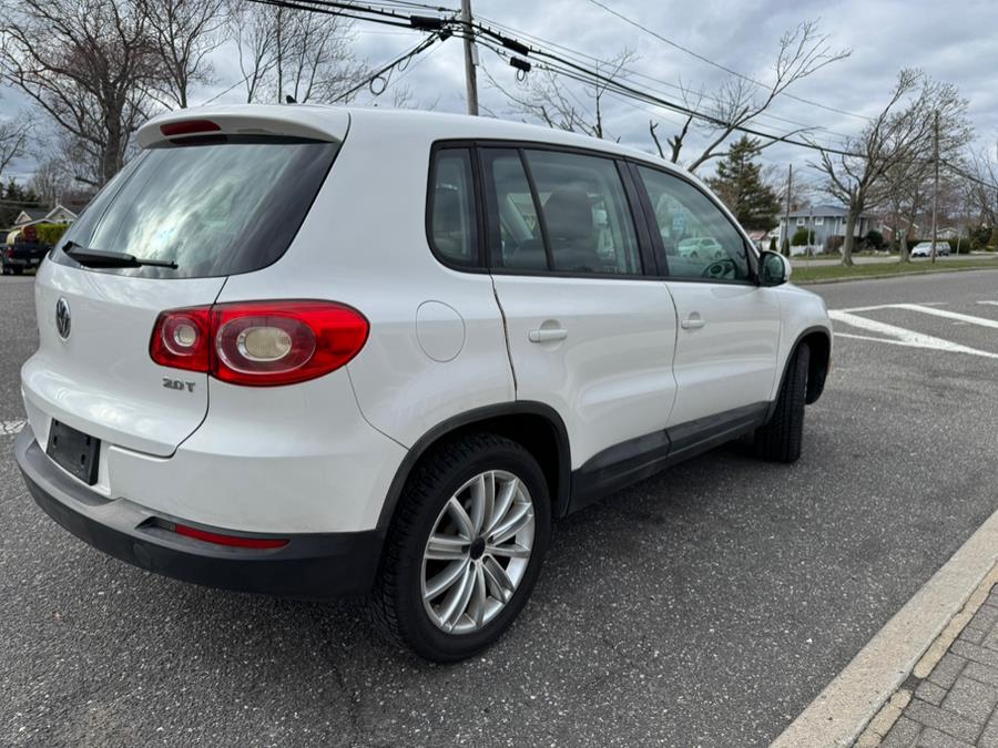 2009 Volkswagen Tiguan SE photo