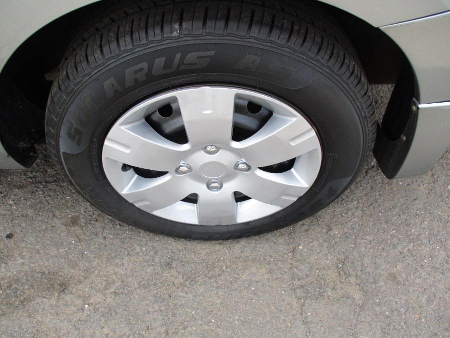 2010 Nissan Sentra 2.0 photo