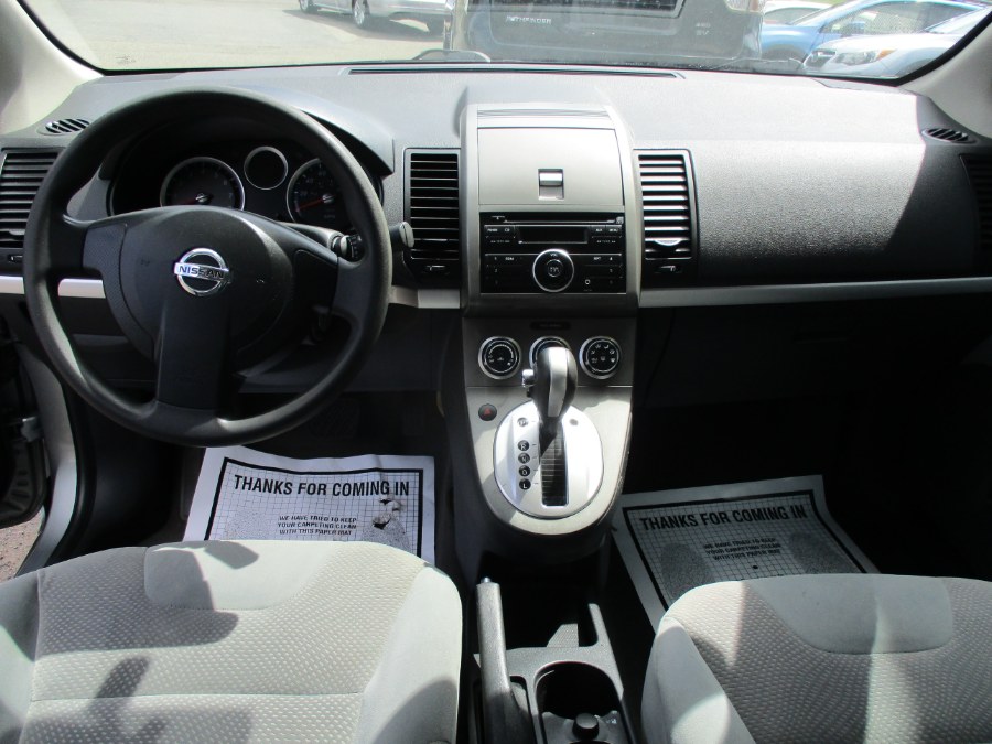 2010 Nissan Sentra 2.0 photo