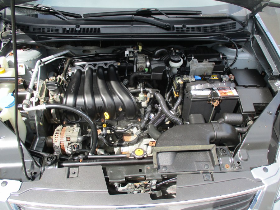 2010 Nissan Sentra 2.0 photo