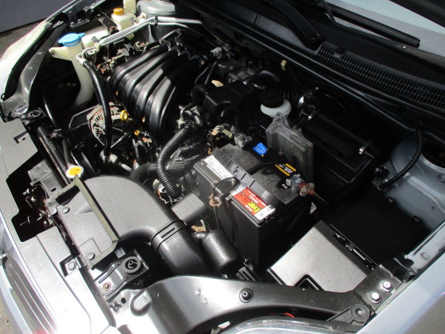 2010 Nissan Sentra 2.0 photo
