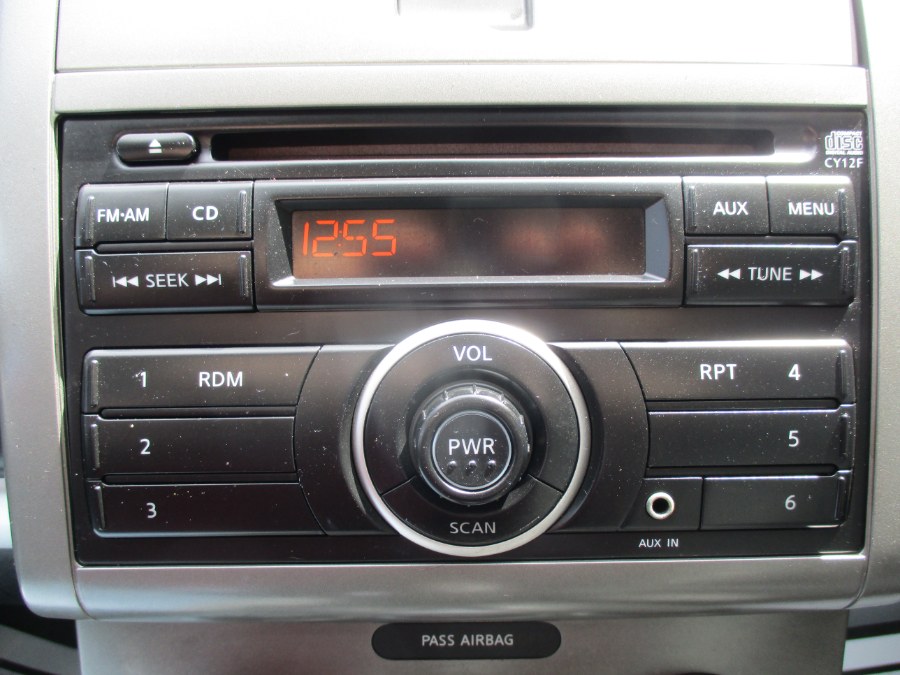 2010 Nissan Sentra 2.0 photo