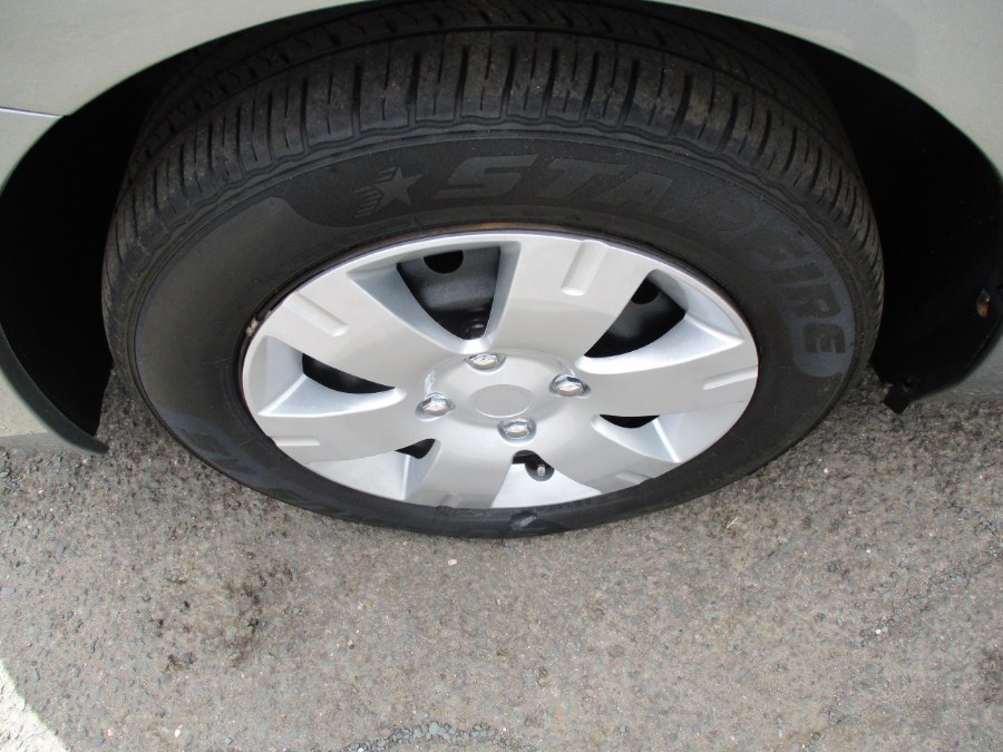 2010 Nissan Sentra 2.0 photo