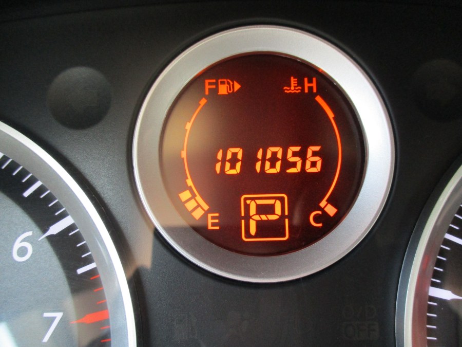 2010 Nissan Sentra 2.0 photo