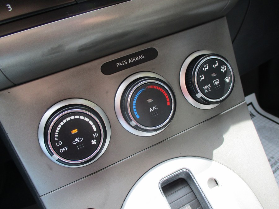 2010 Nissan Sentra 2.0 photo