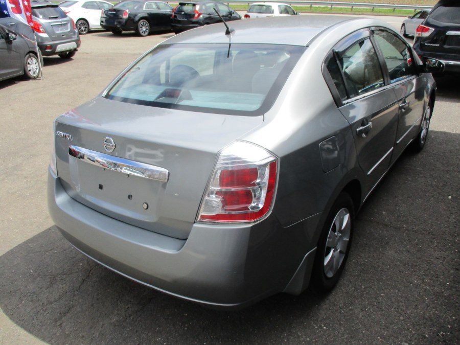 2010 Nissan Sentra 2.0 photo