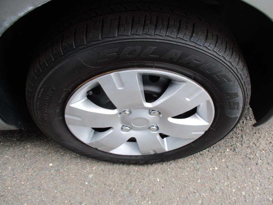 2010 Nissan Sentra 2.0 photo