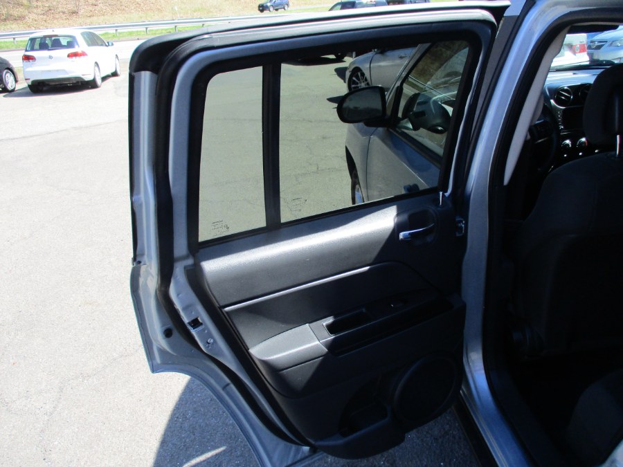 2013 Jeep Compass Latitude photo