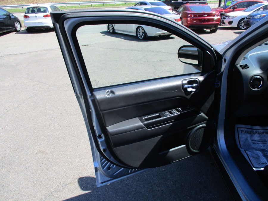 2013 Jeep Compass Latitude photo
