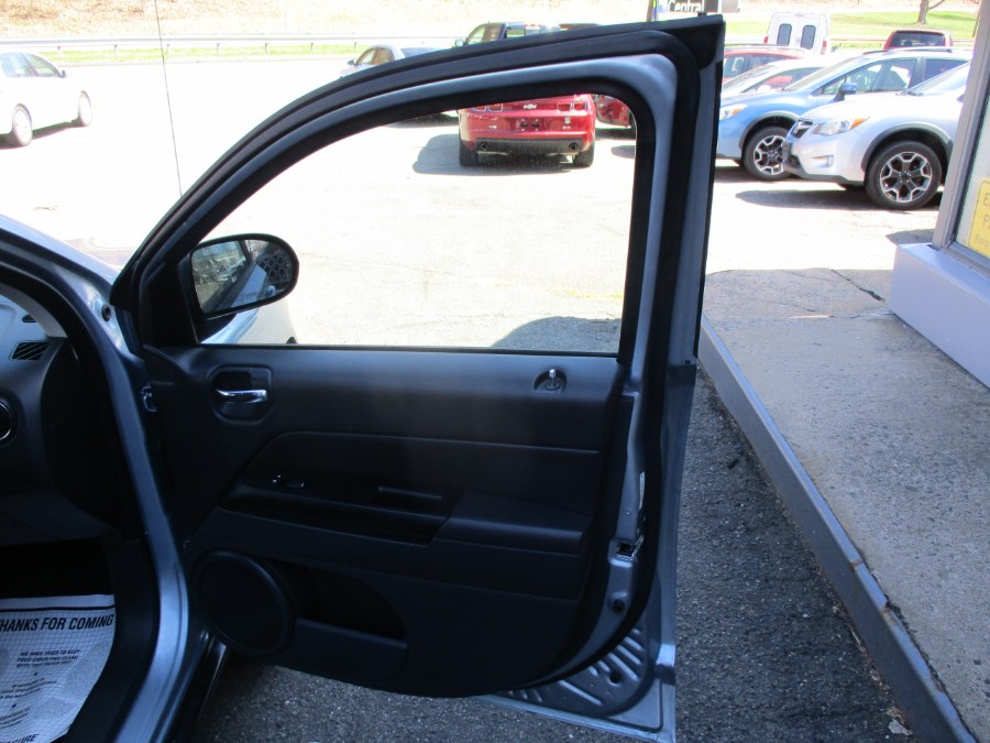 2013 Jeep Compass Latitude photo
