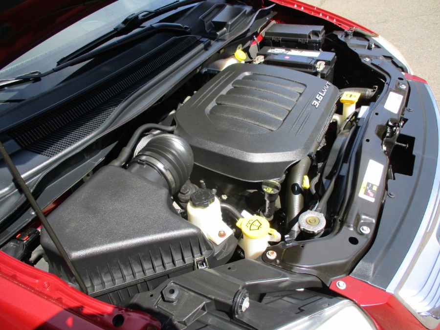 2013 Chrysler Town & Country Touring photo