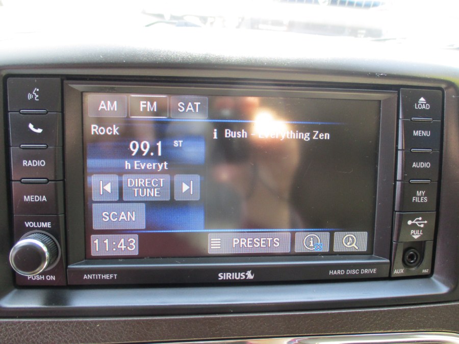 2013 Chrysler Town & Country Touring photo