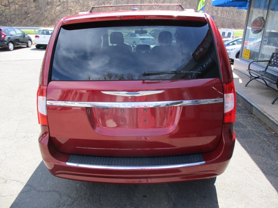 2013 Chrysler Town & Country Touring photo