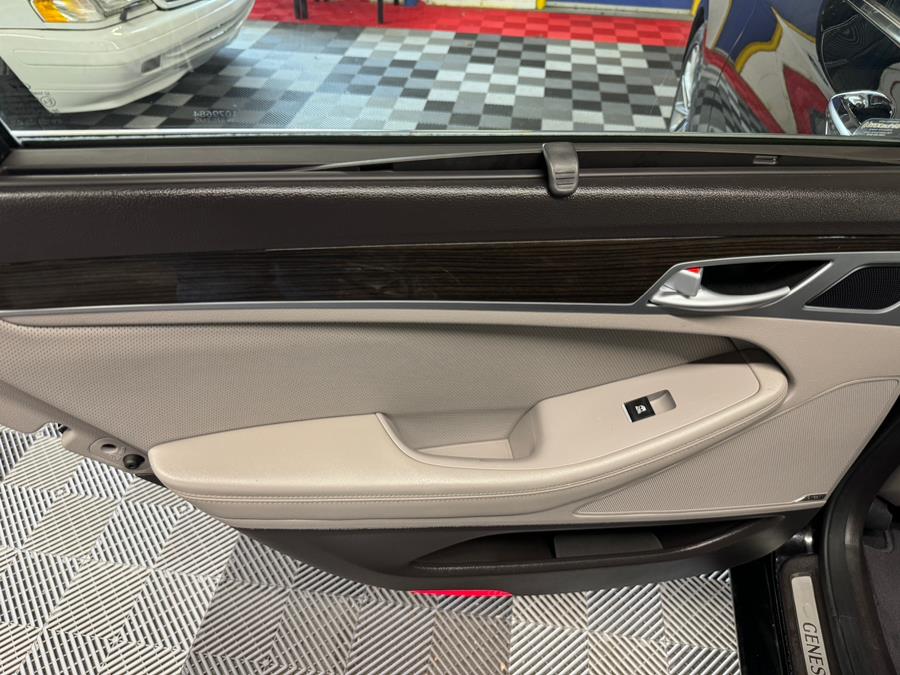 2015 Hyundai Genesis 3.8L photo