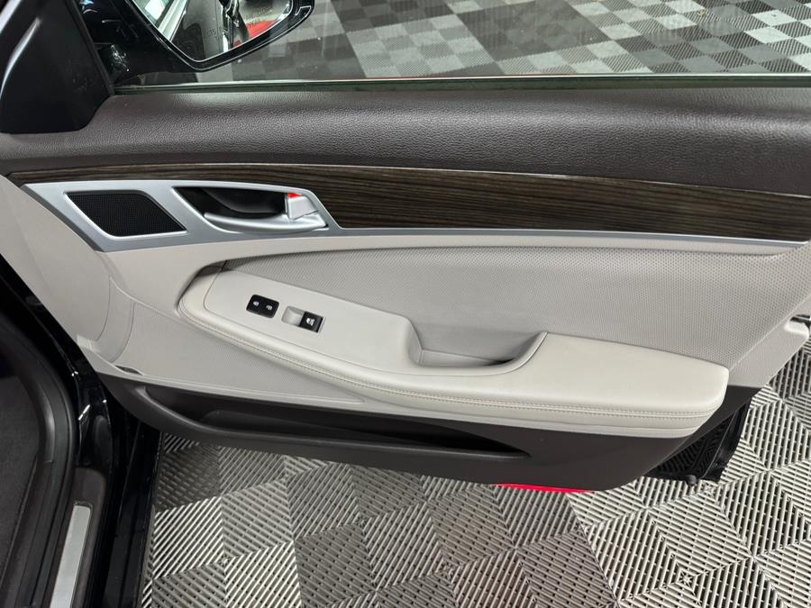 2015 Hyundai Genesis 3.8L photo