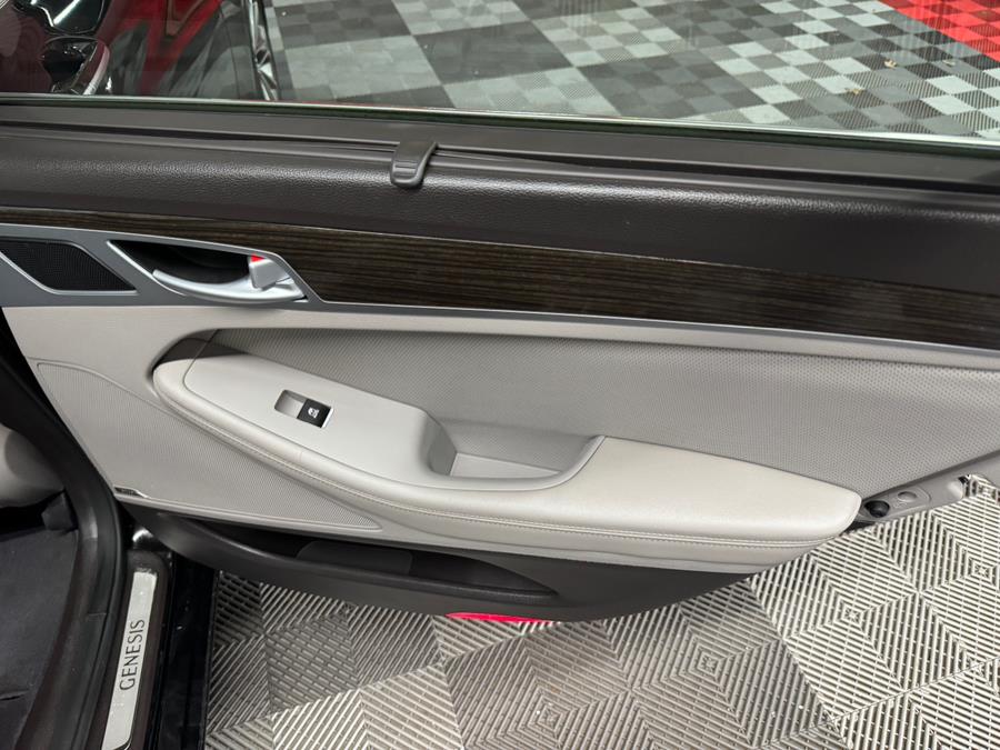 2015 Hyundai Genesis 3.8L photo