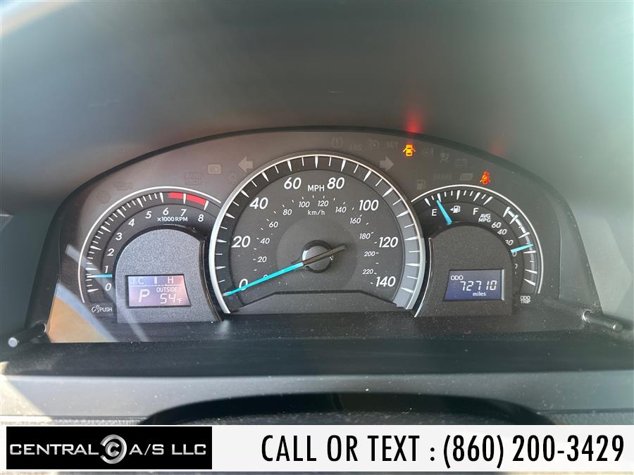 2015 Toyota Camry 4dr Sdn I4 Auto LE (Natl) photo