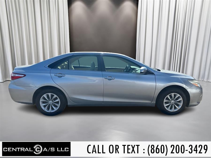 2015 Toyota Camry 4dr Sdn I4 Auto LE (Natl) photo