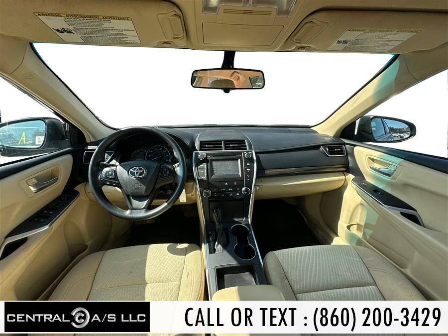 2015 Toyota Camry 4dr Sdn I4 Auto LE (Natl) photo