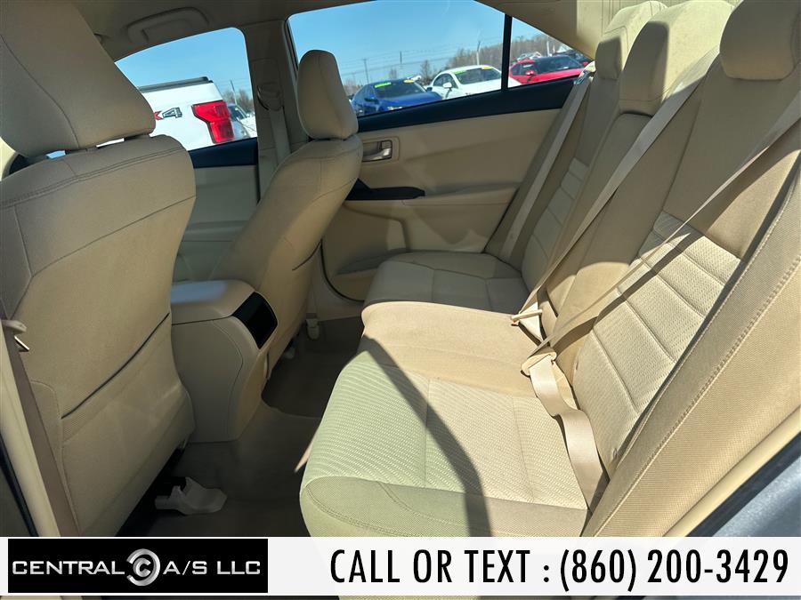 2015 Toyota Camry 4dr Sdn I4 Auto LE (Natl) photo