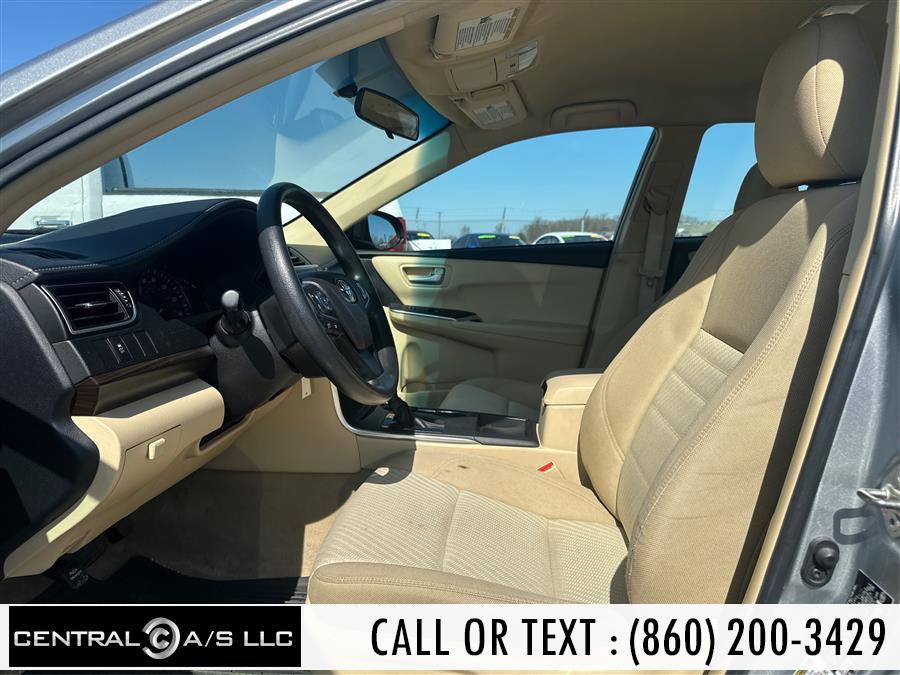 2015 Toyota Camry 4dr Sdn I4 Auto LE (Natl) photo