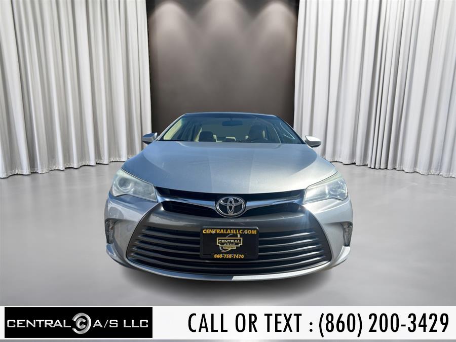 2015 Toyota Camry 4dr Sdn I4 Auto LE (Natl) photo