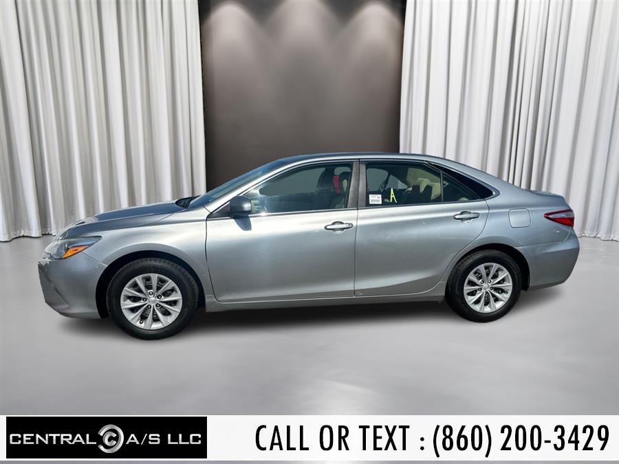 2015 Toyota Camry 4dr Sdn I4 Auto LE (Natl) photo