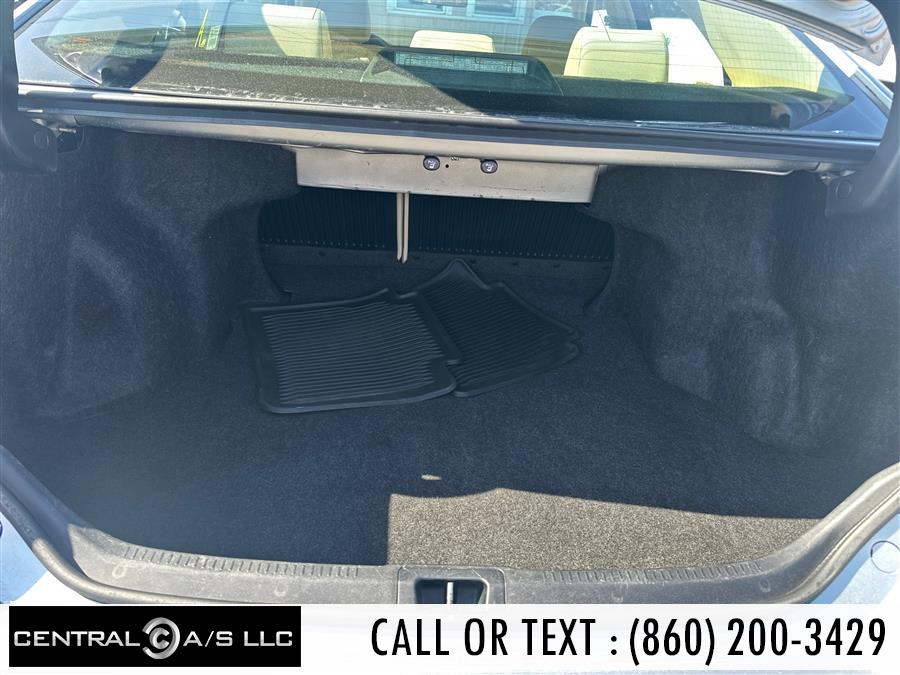 2015 Toyota Camry 4dr Sdn I4 Auto LE (Natl) photo