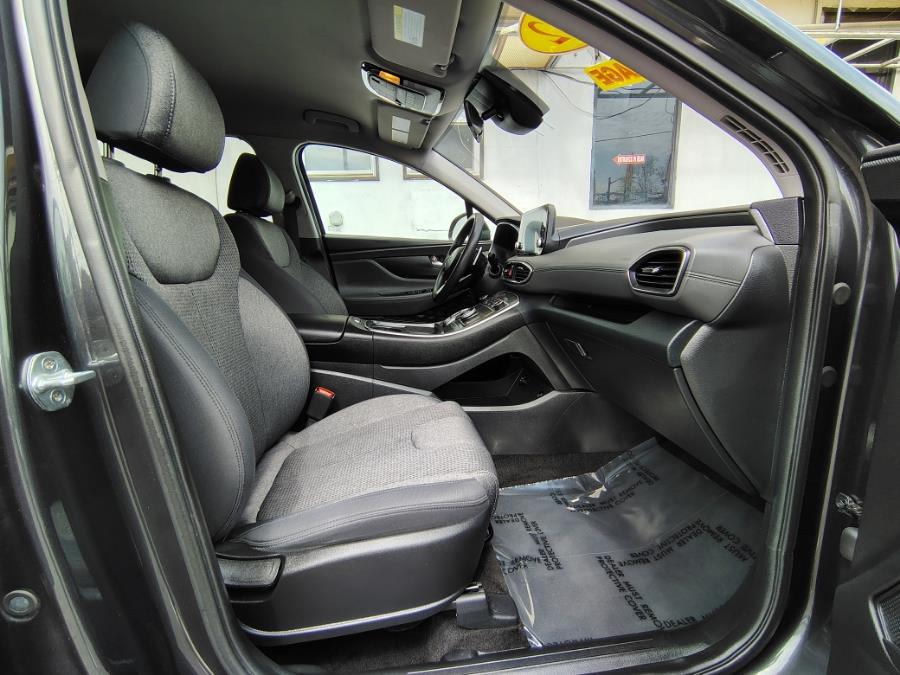 2022 Hyundai Santa Fe SEL AWD photo