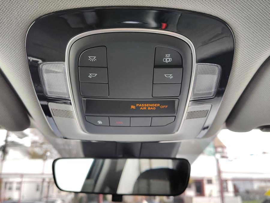 2022 Hyundai Santa Fe SEL AWD photo
