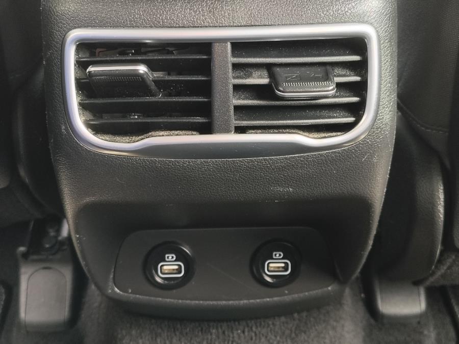 2022 Hyundai Santa Fe SEL AWD photo