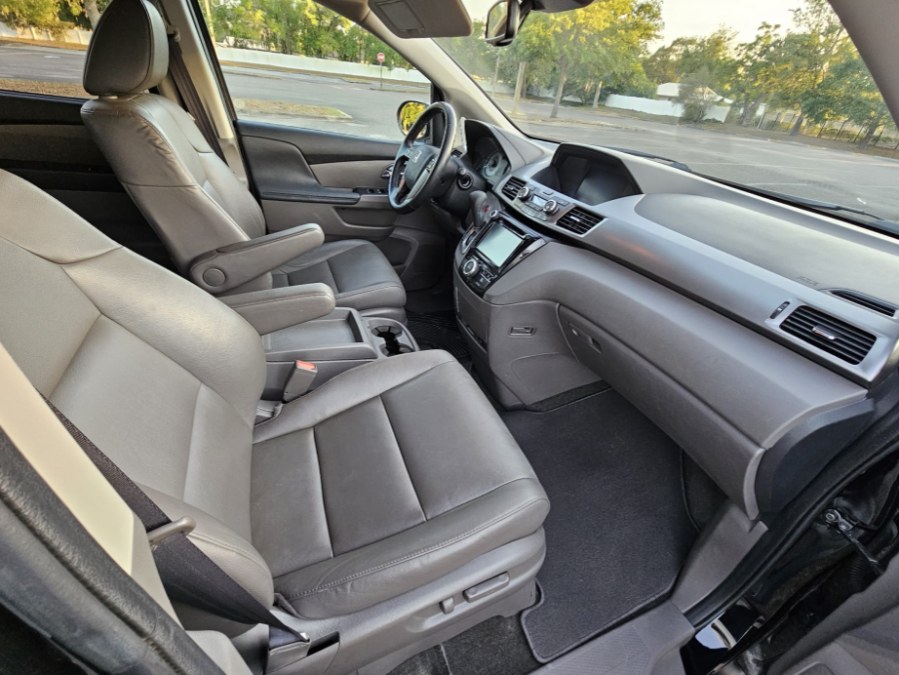 2016 Honda Odyssey 5dr EX-L photo