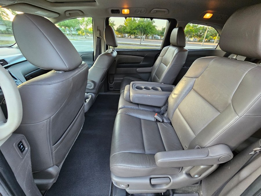 2016 Honda Odyssey 5dr EX-L photo